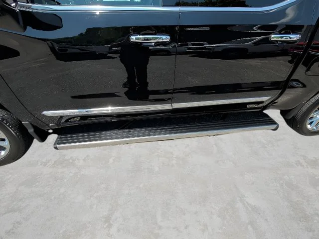 Used 2025 Black Chevrolet High Country image 14