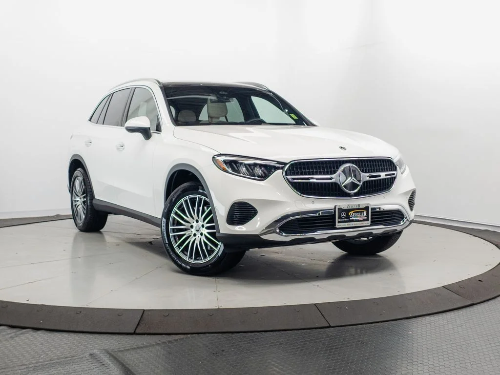 Certified Used 2026 Polar White Mercedes-Benz GLC 300 image 1