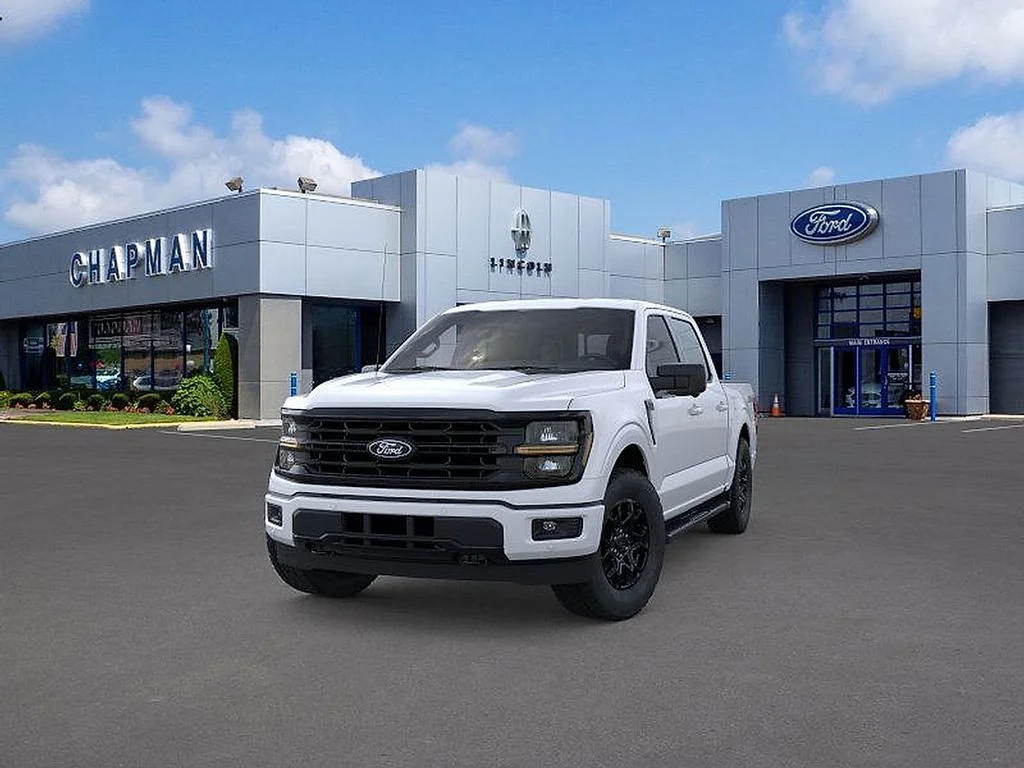 New 2026 Oxford White Ford XLT image 2