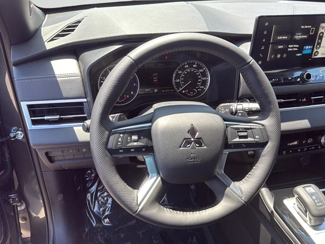 New 2026 Gray Mitsubishi LE image 7