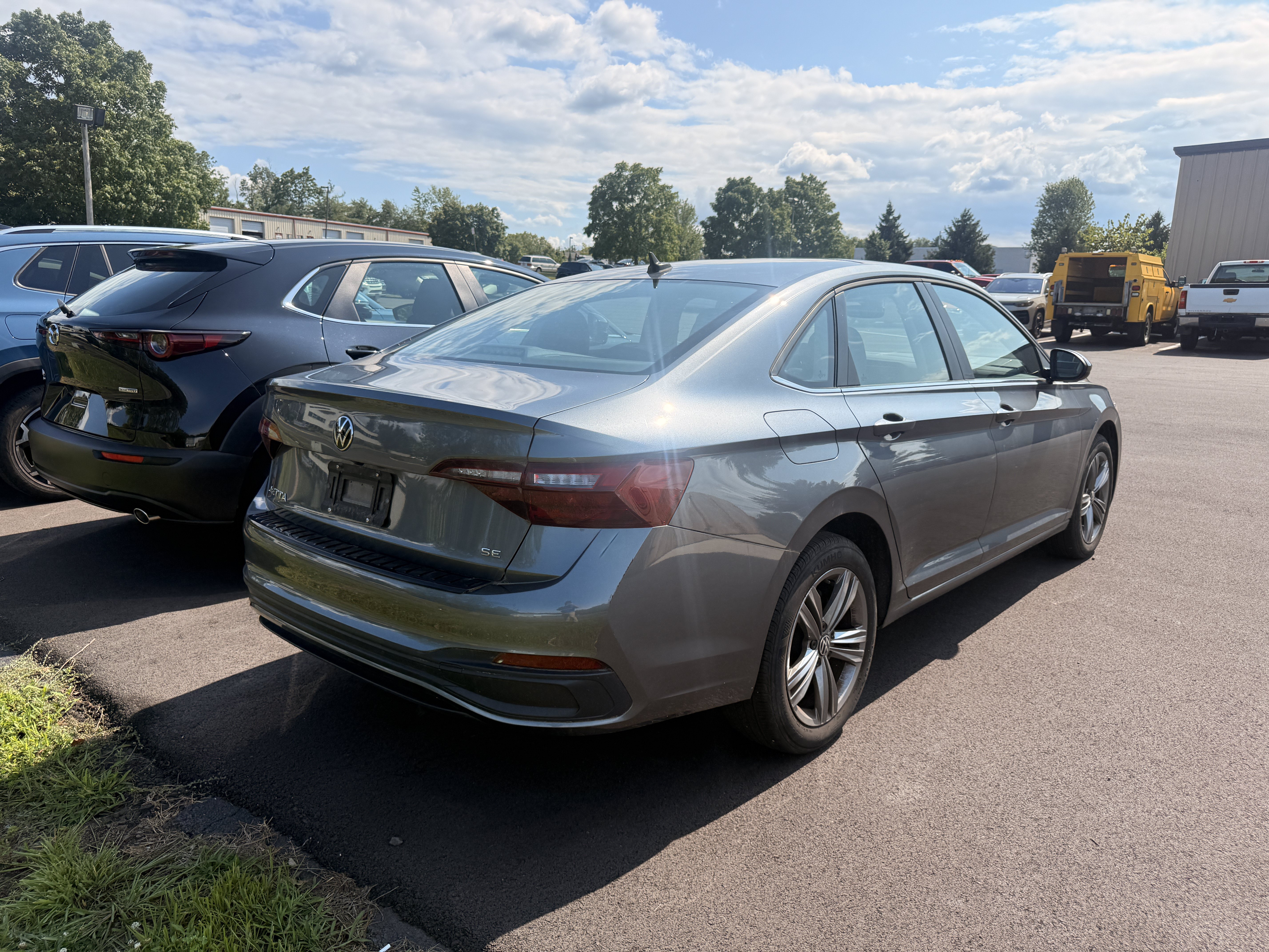 Used 2023 Gray Volkswagen SE image 7