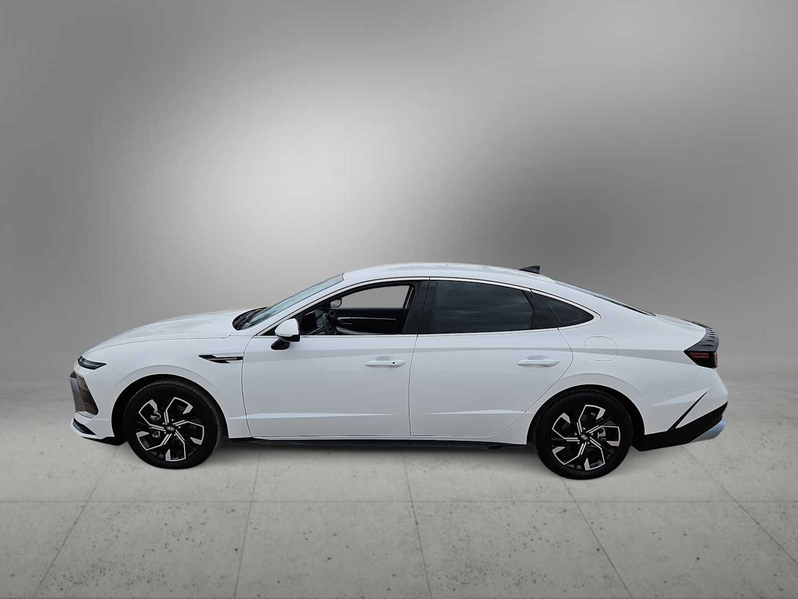 Certified Used 2024 Serenity White Hyundai SEL image 5