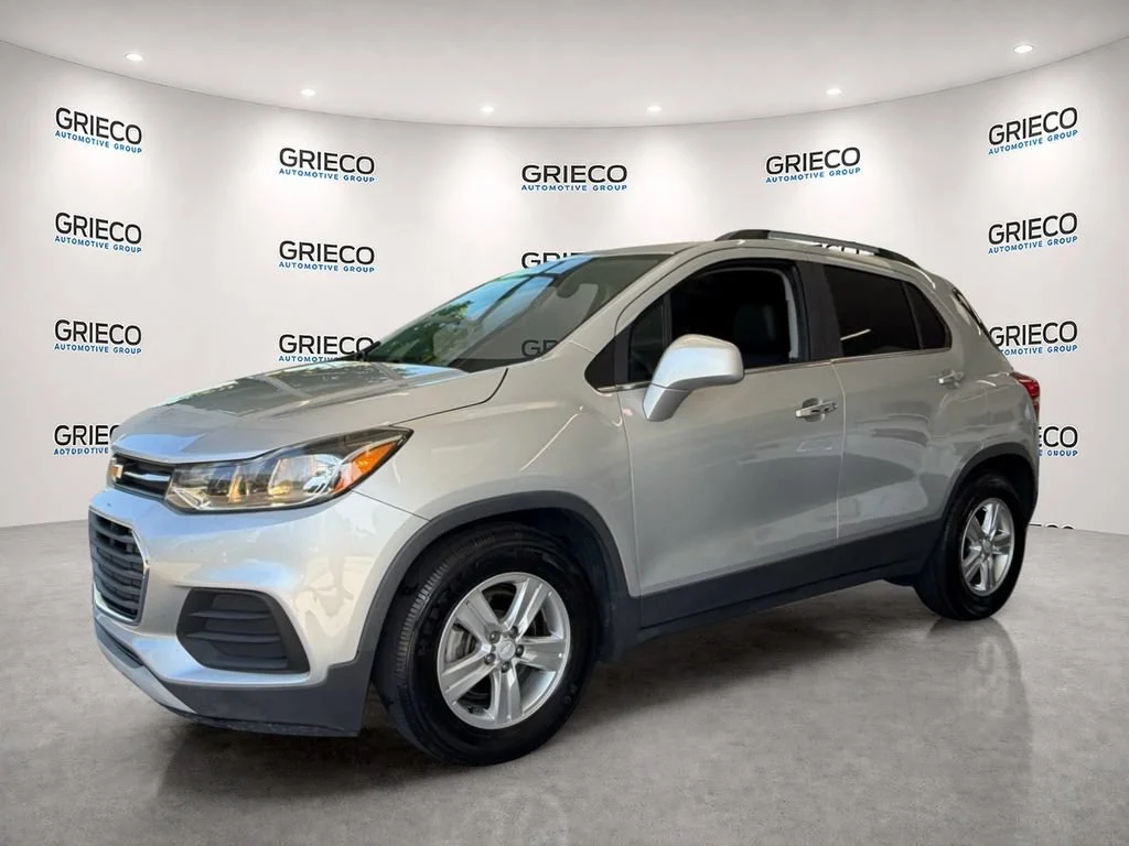 Used 2020 SILVER ICE METALLIC Chevrolet LT image 3
