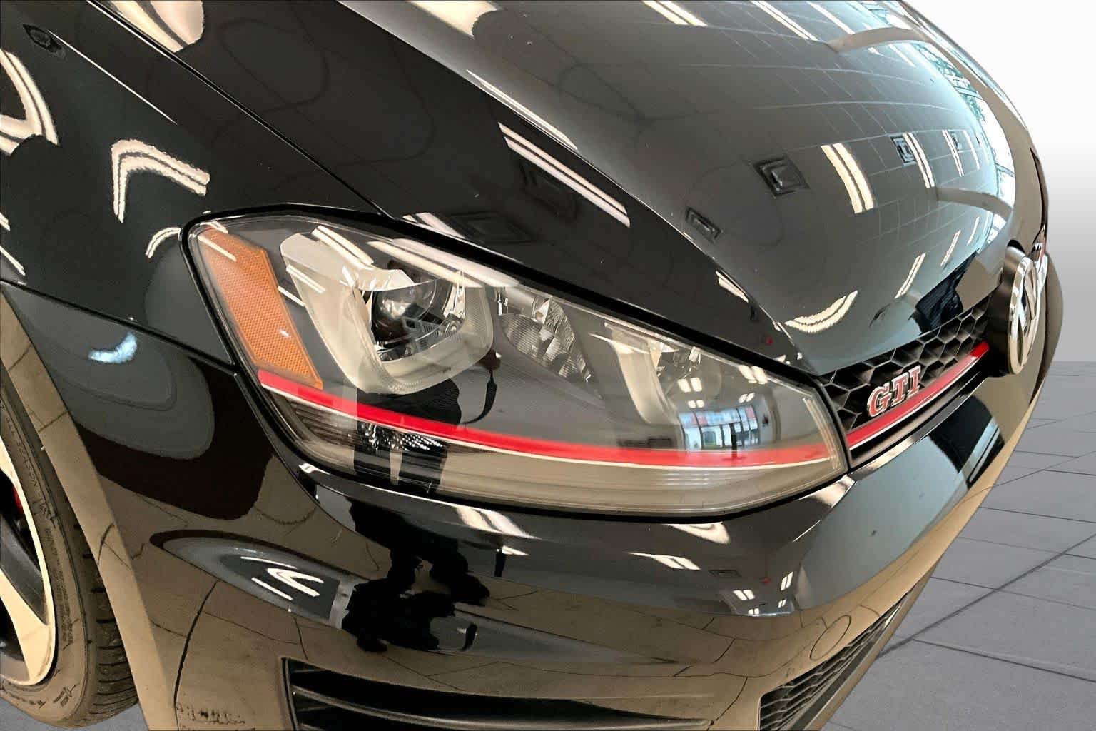 Used 2017 BLACK Volkswagen Autobahn image 25
