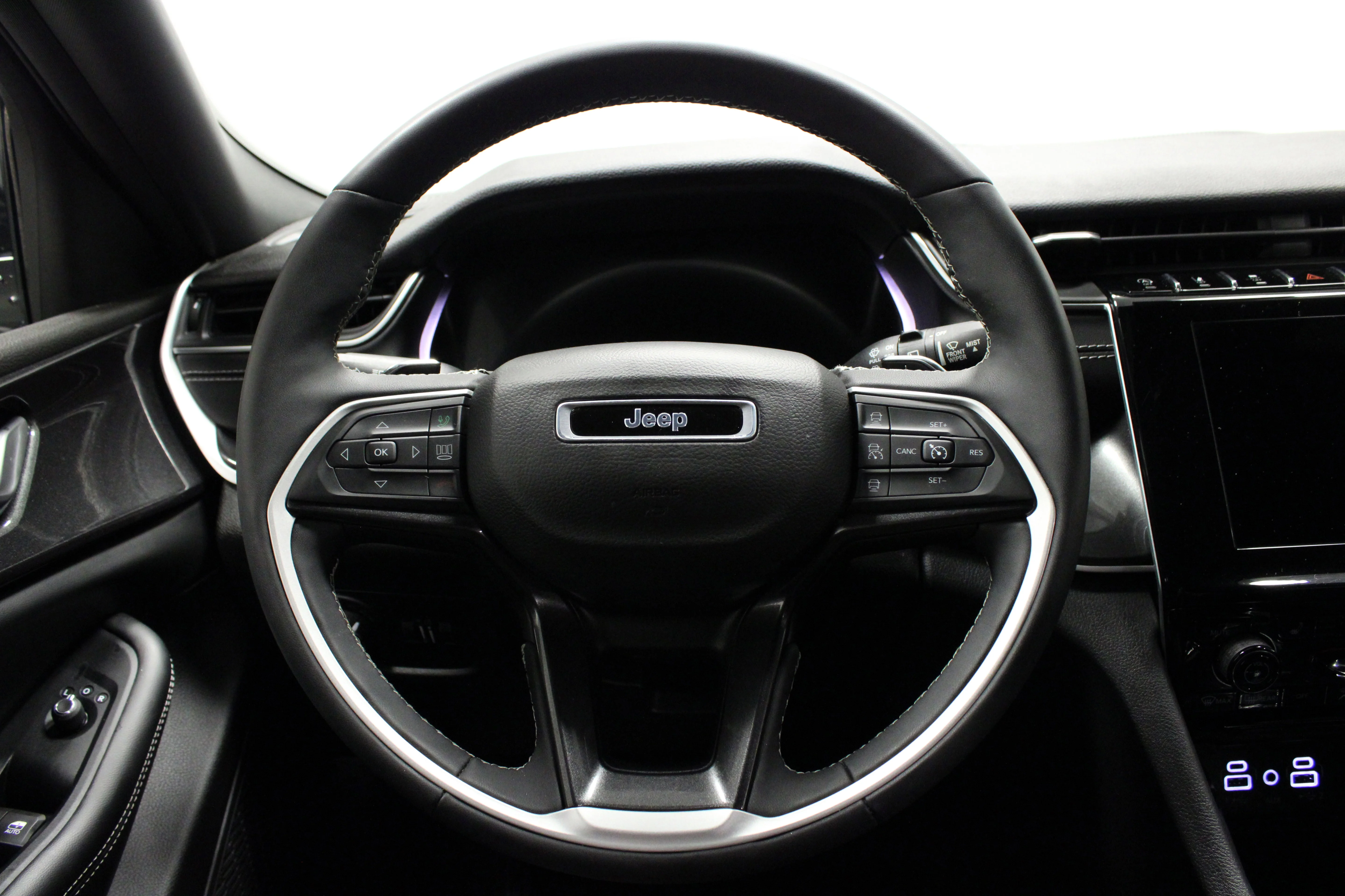 Used 2023 Silver Zynith Jeep Altitude X image 21