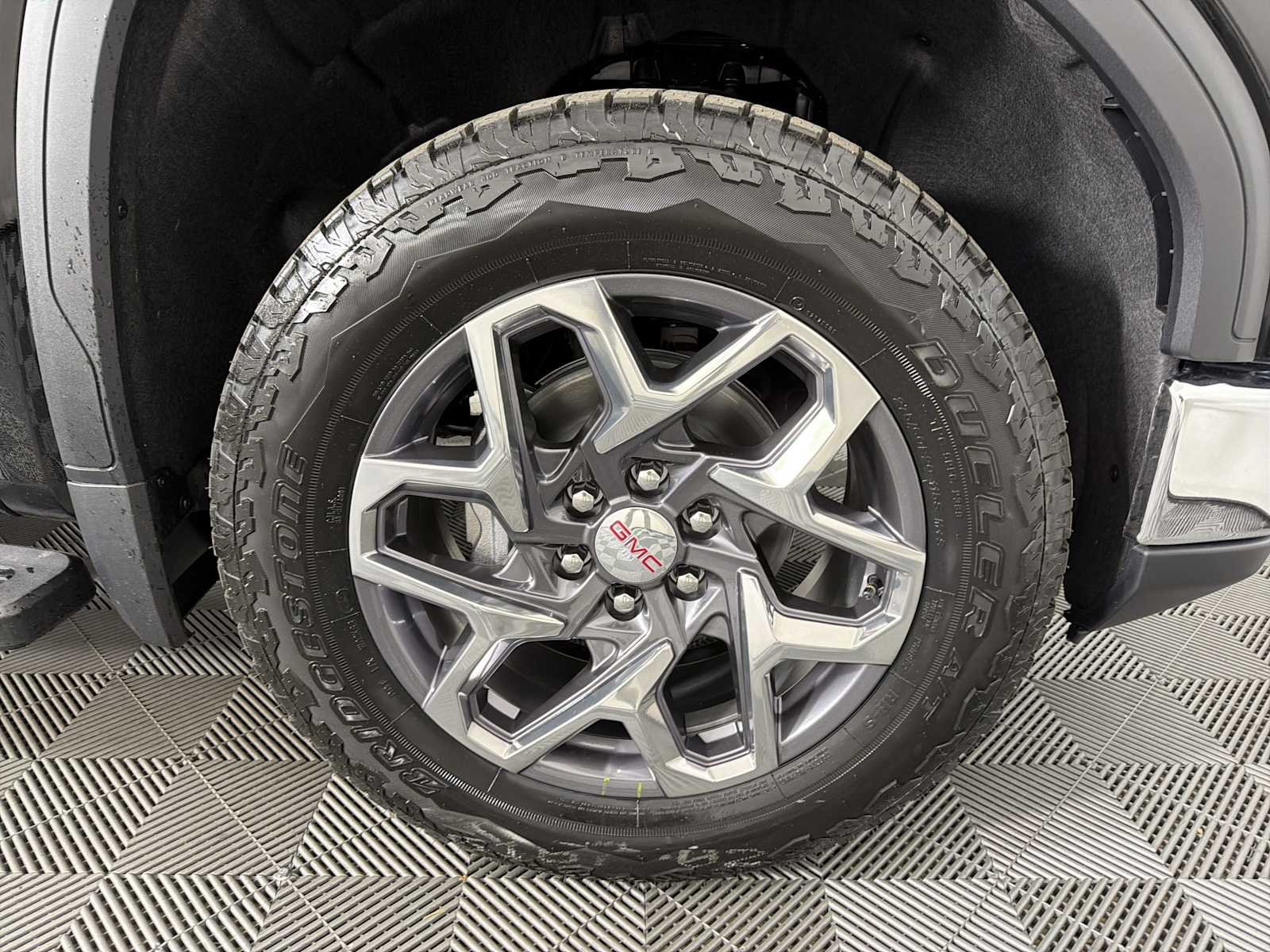 2026 GMC Sierra 1500 SLT - Photo 10
