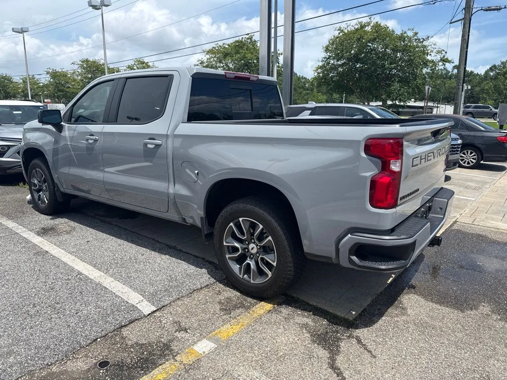 Used 2025 Gray Chevrolet RST image 3
