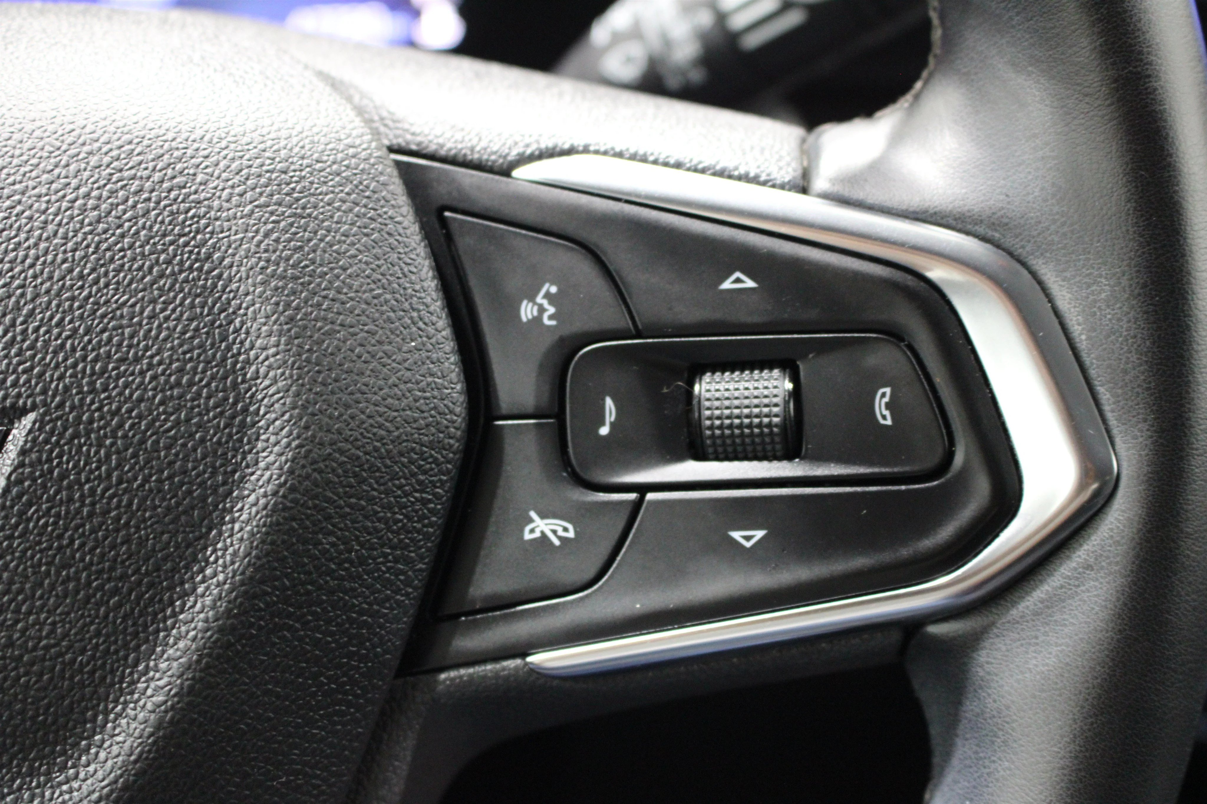 Used 2024 Mosaic Black Metallic Chevrolet LT image 13
