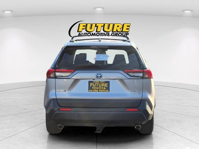 Used 2019 Silver Toyota XLE image 5