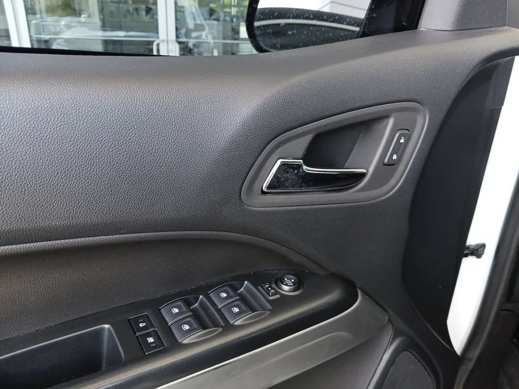 Used 2022 SUMMIT WHITE Chevrolet 4WD ZR2 image 19
