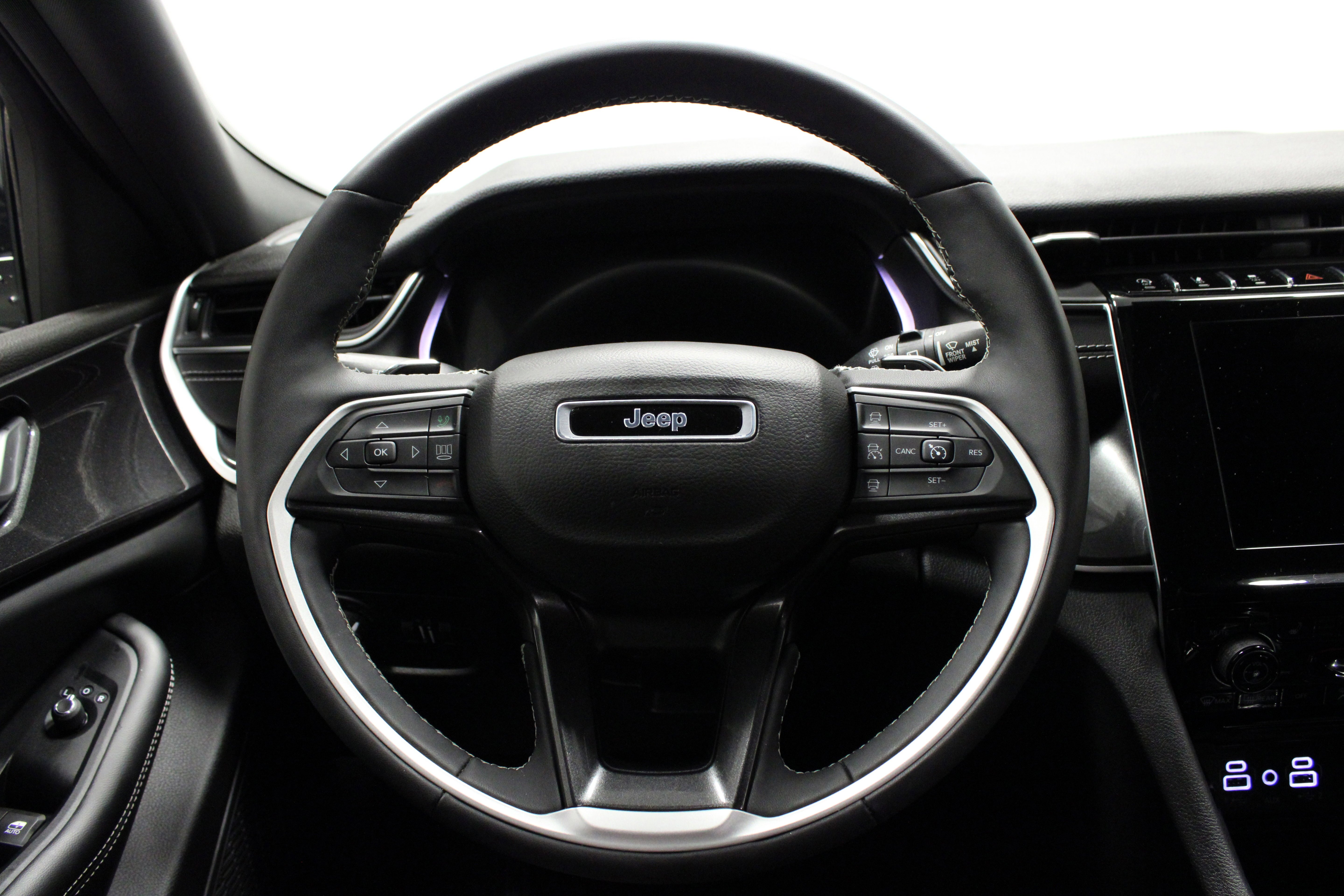 Used 2023 Silver Zynith Jeep Altitude X image 21