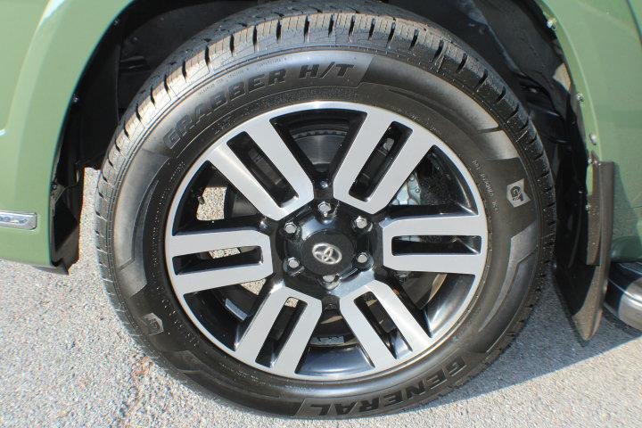 Certified Used 2022 ARMY GREEN Toyota  image 5