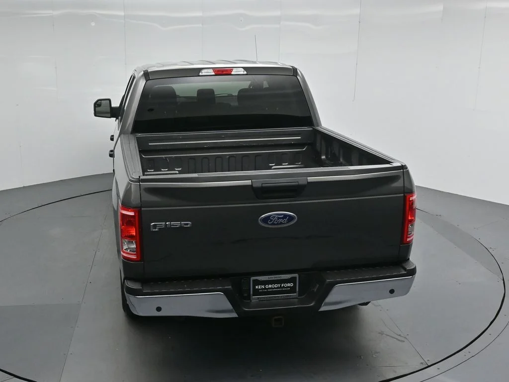 Used 2017 Gray Ford XLT image 34