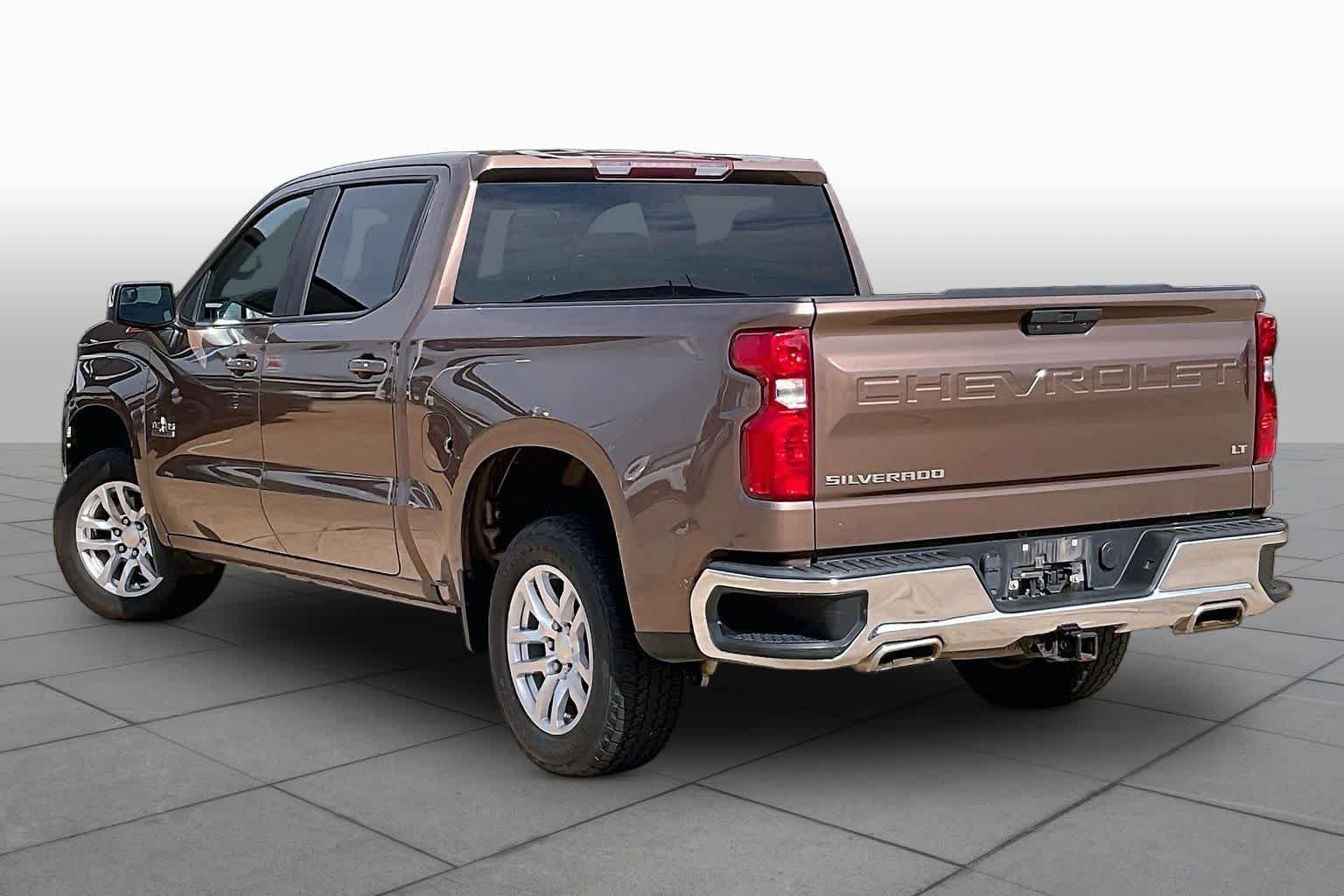 Used 2019 Oakwood Metallic Chevrolet LT image 13