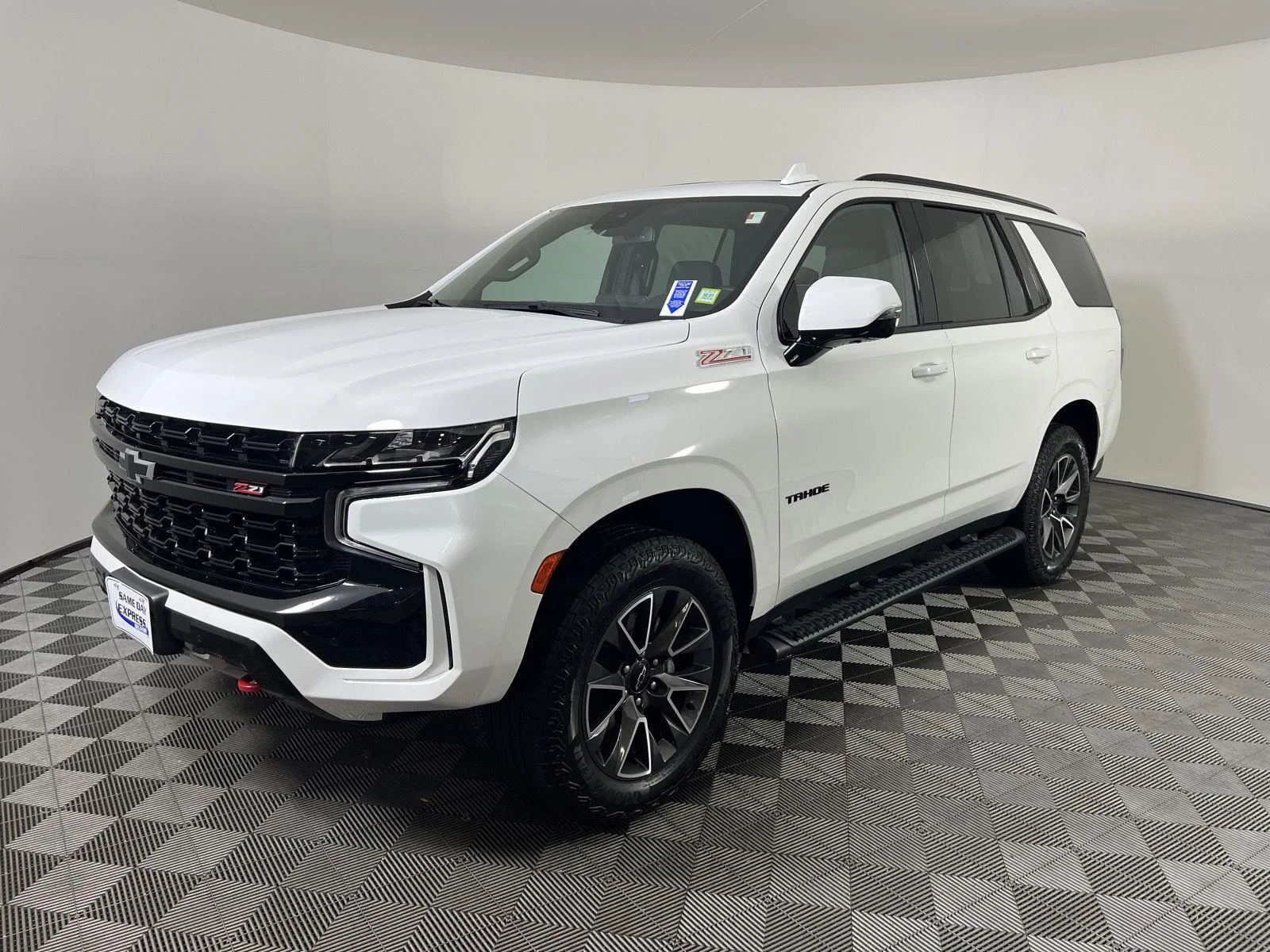 Used 2024 Summit White Chevrolet Z71 image 33