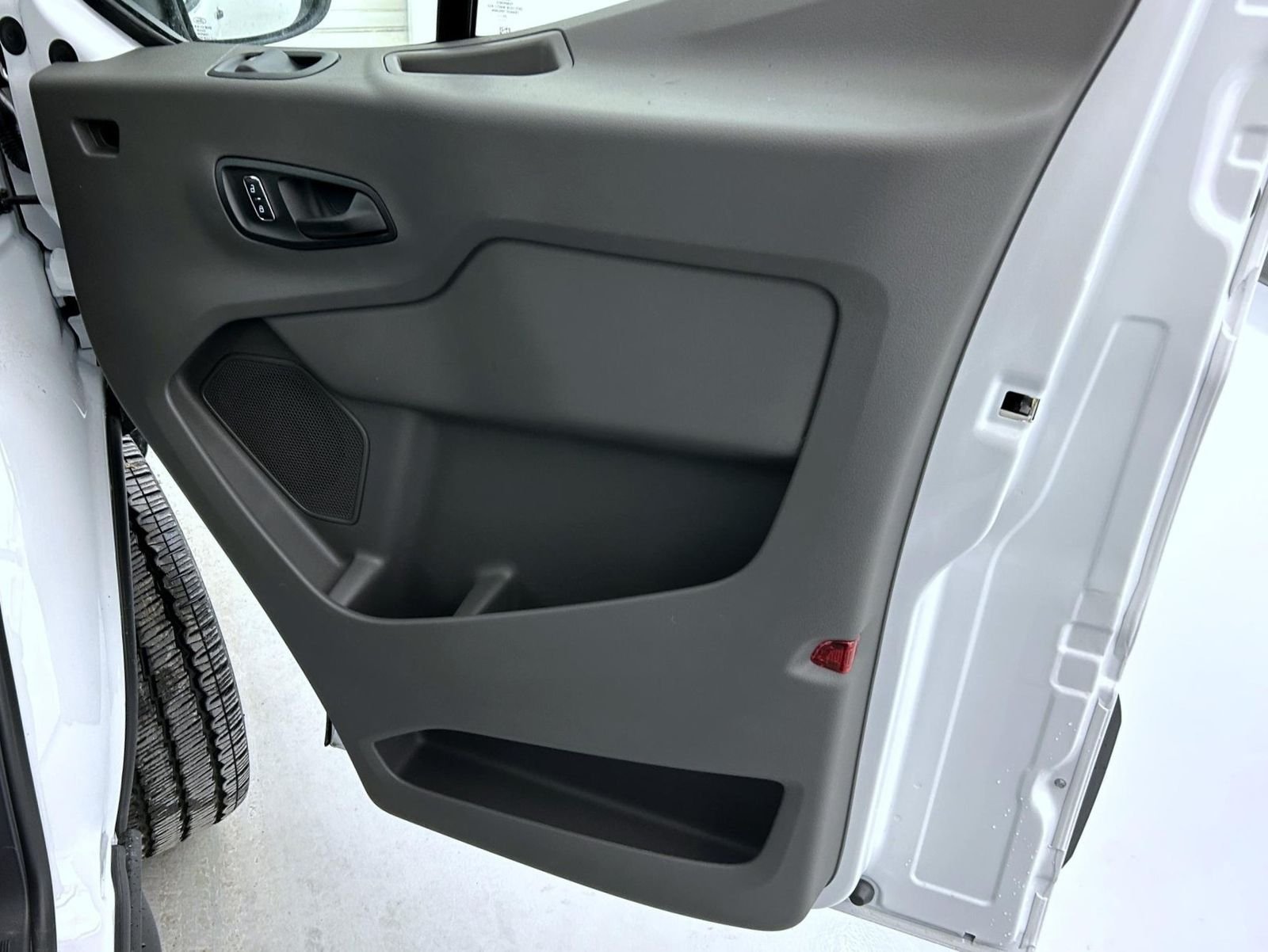 New 2026 Oxford White Ford XL image 16