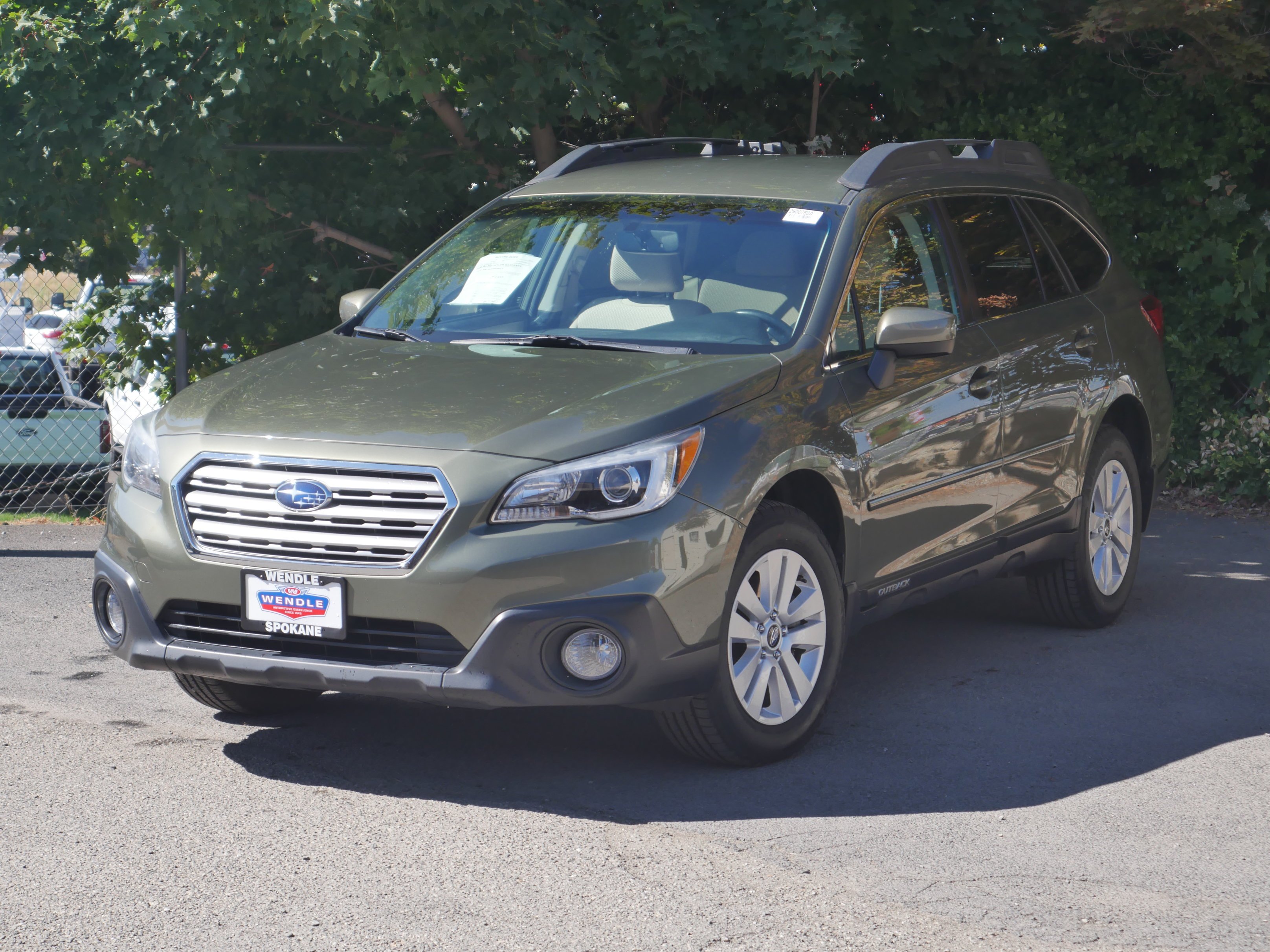 Used 2016 Wilderness Green Metallic Subaru 2.5i Premium image 2