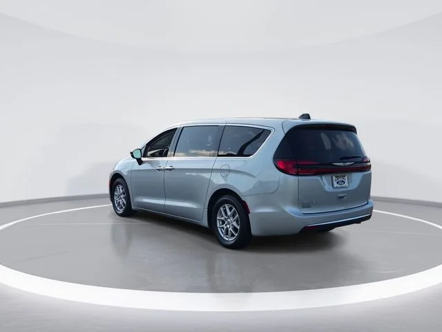 Used 2024 Silver Chrysler Touring L image 6