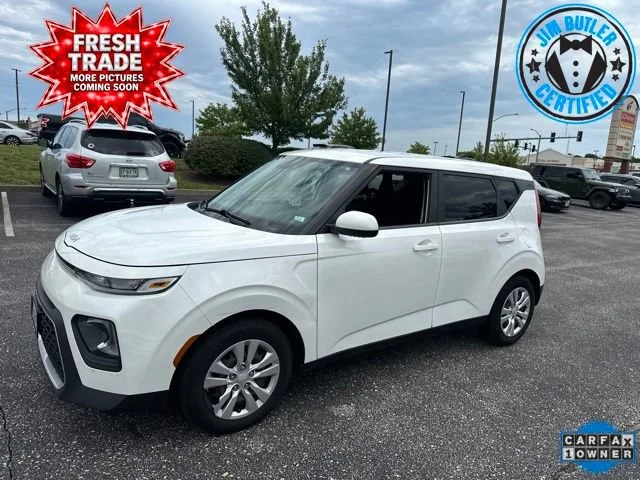 Used 2022 White Kia LX image 1