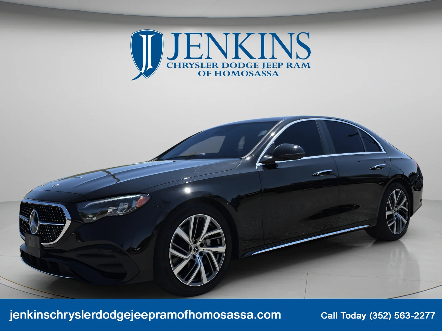 Used 2025 Obsidian Black Metallic Mercedes-Benz E 350 image 9
