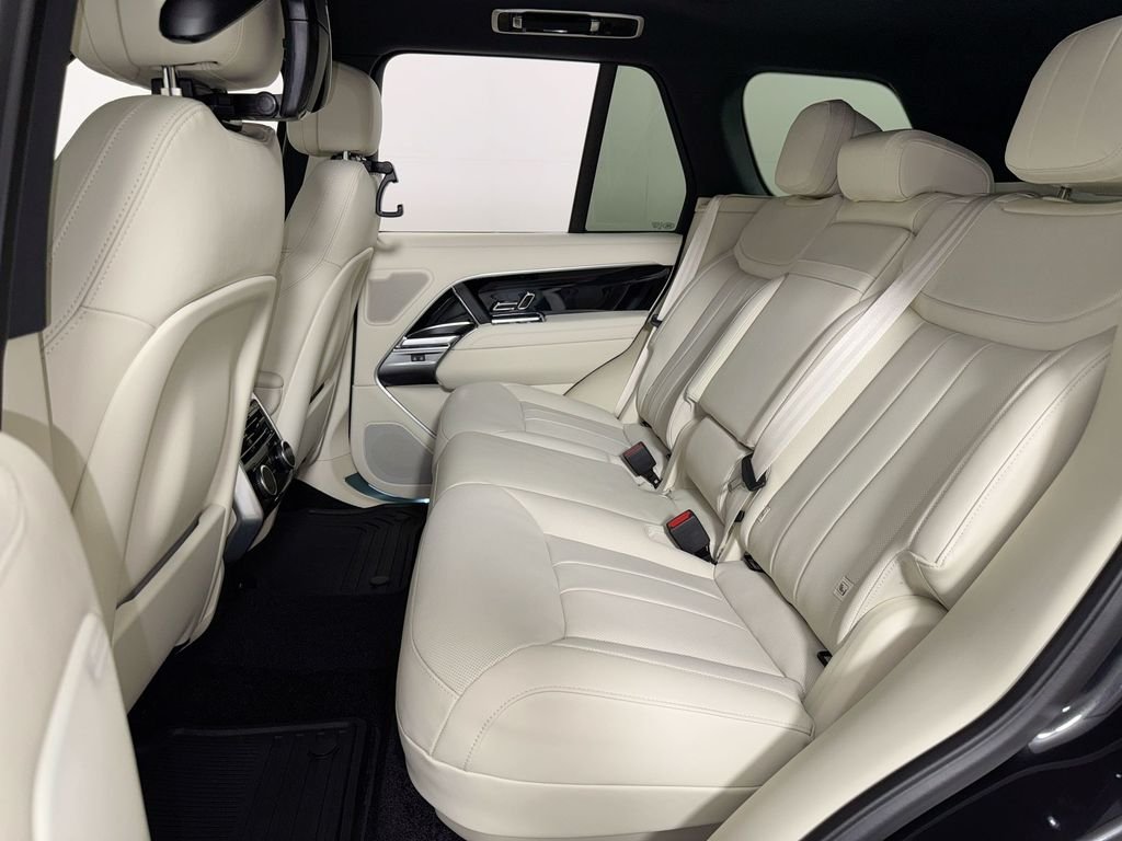 New 2026 CARP GRY PRM MT Land Rover SE image 21