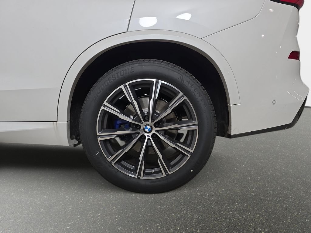 New 2026 Mineral White Metallic BMW xDrive40i image 34