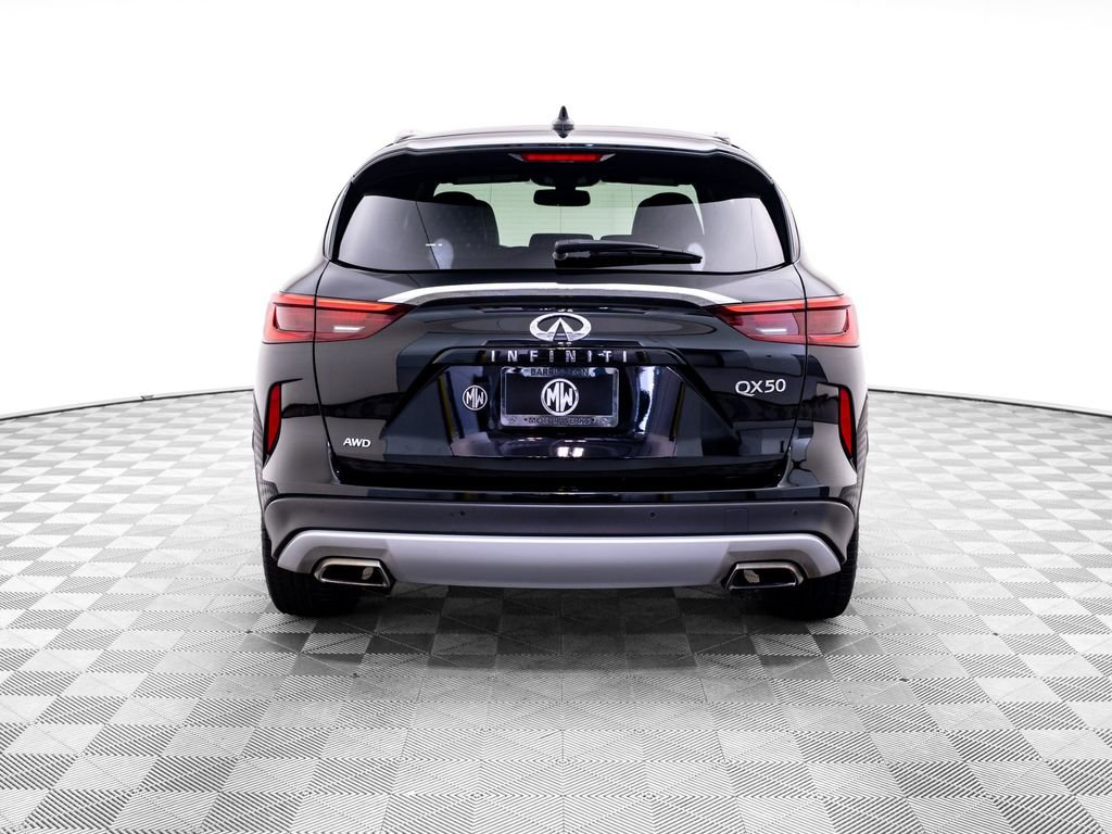 Used 2019 Black Obsidian INFINITI ESSENTIAL image 5