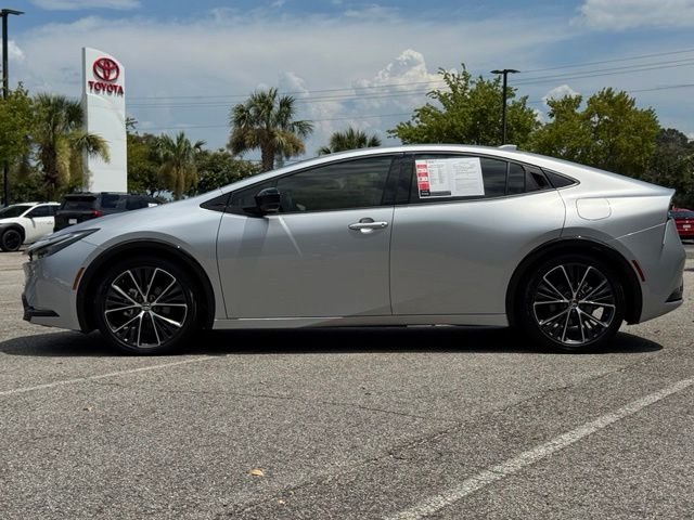 Used 2024  Toyota XLE image 5