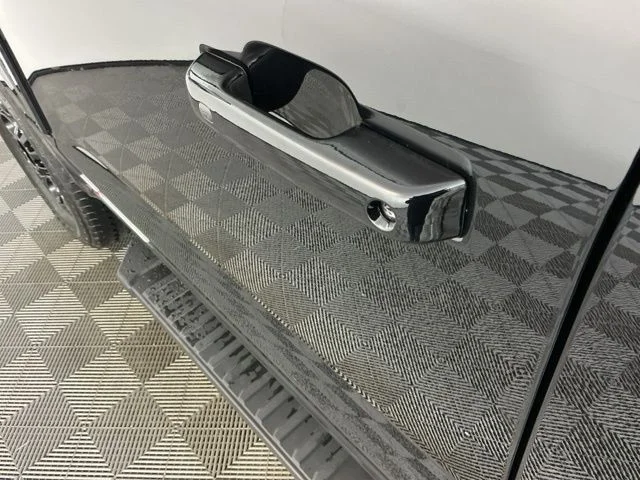 New 2026 Agate Black Ford XLT image 15