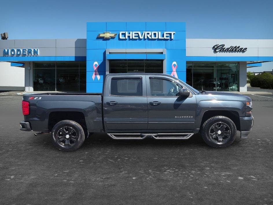 Used 2018 Graphite Metallic Chevrolet LT image 6