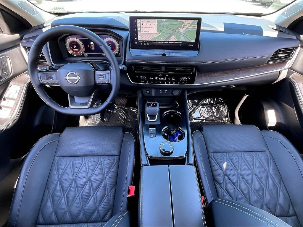 Used 2025 Gun Metallic Nissan Platinum image 20