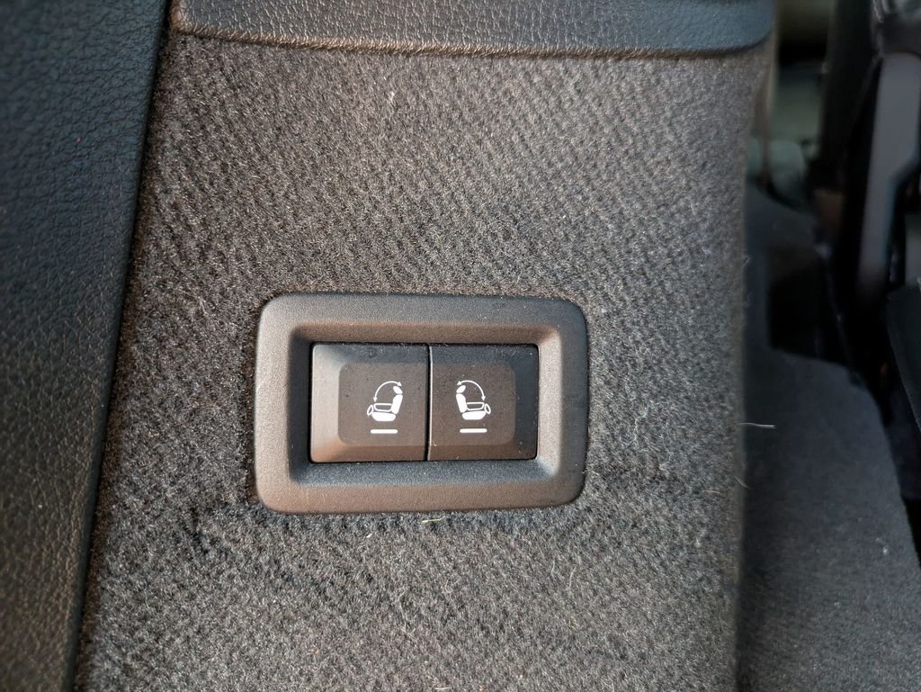Used 2023 White Jeep Overland image 19