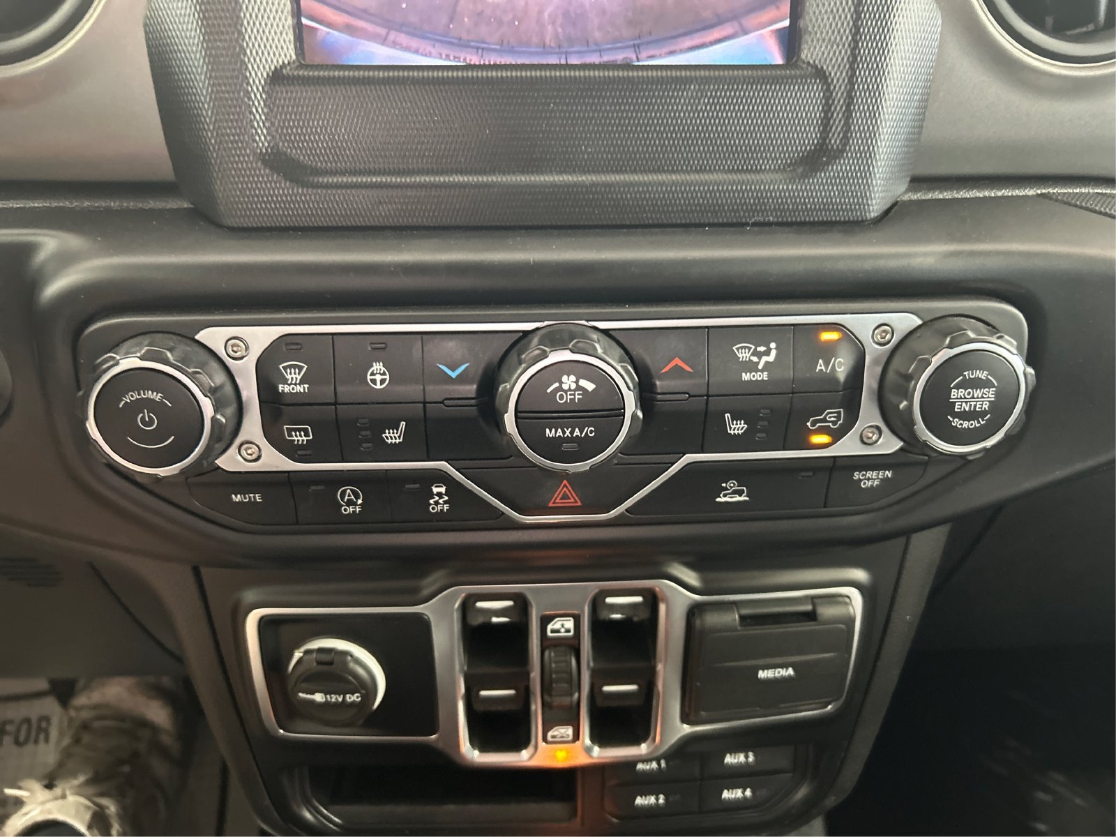 Used 2022 White Jeep Unlimited Willys image 26