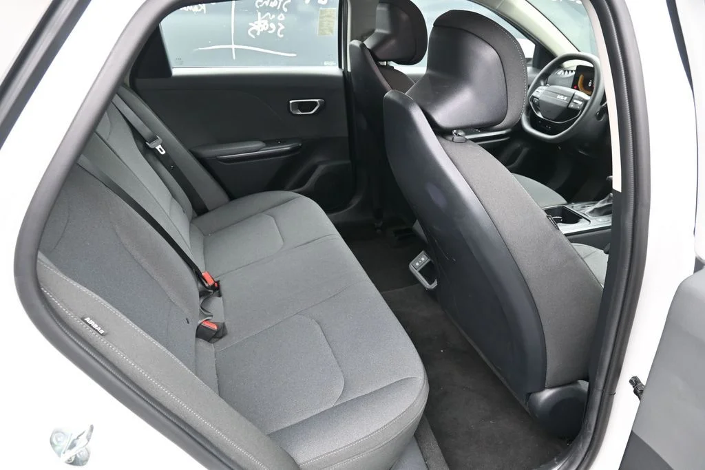 2025 Kia K4 LXS - Photo 12