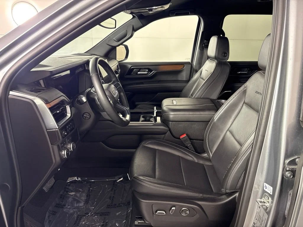 Used 2025 Sterling Metallic GMC Denali image 35