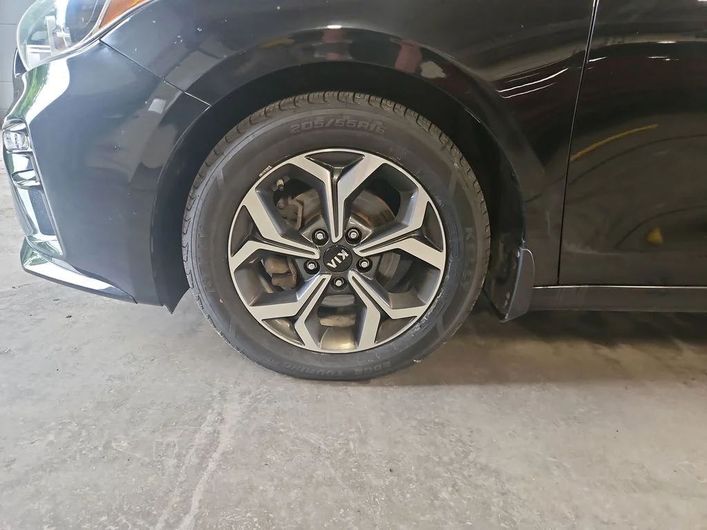 Used 2019 Black Kia LXS image 19