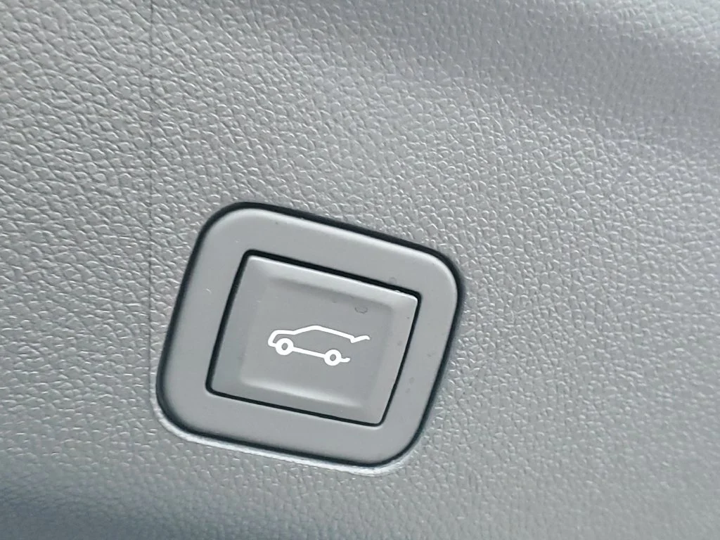 2027 Chevrolet Suburban High Country - Photo 25