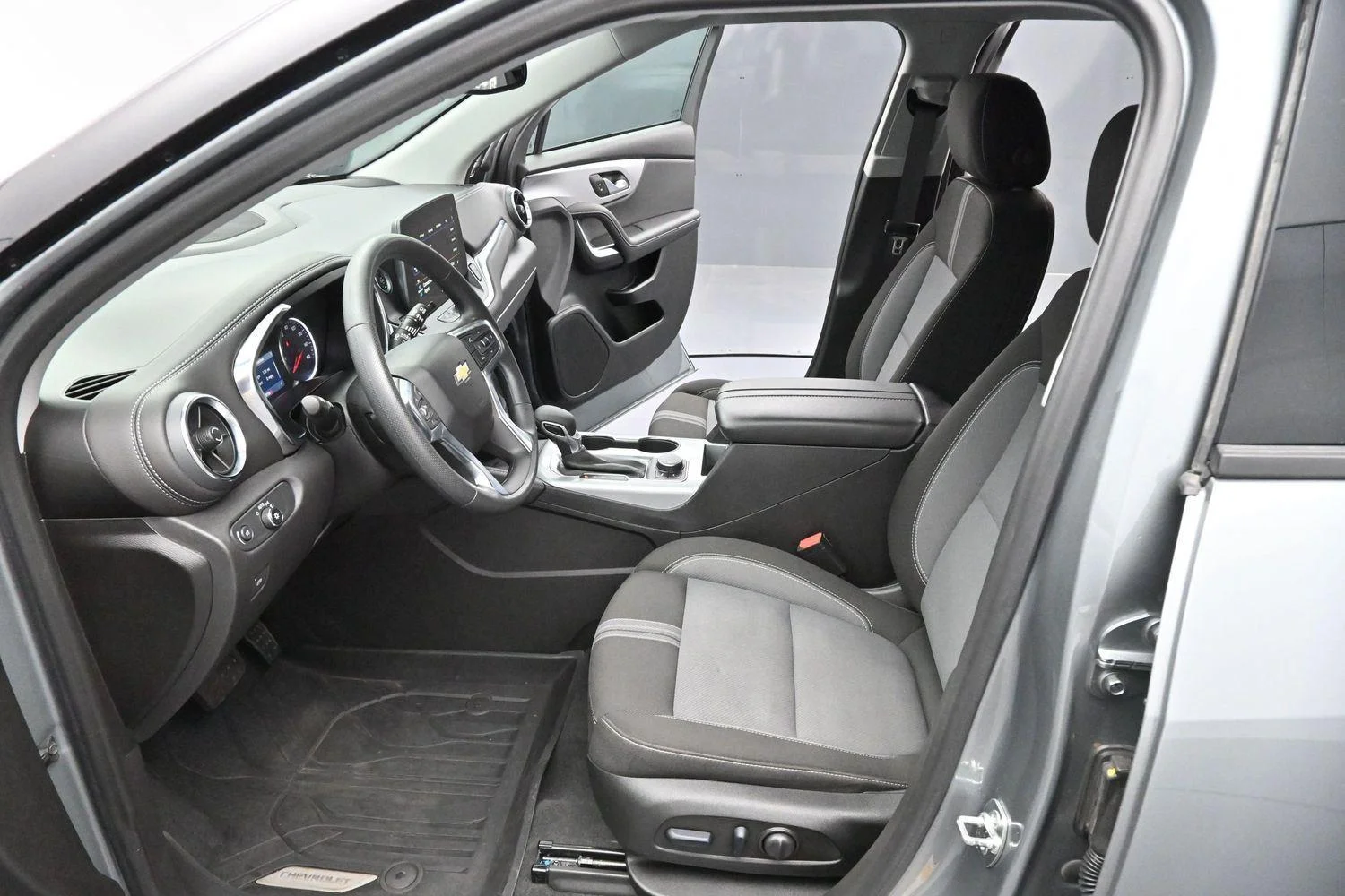 Used 2024 Sterling Gray Metallic Chevrolet 2LT image 12