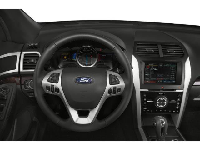 Used 2015  Ford Limited image 6