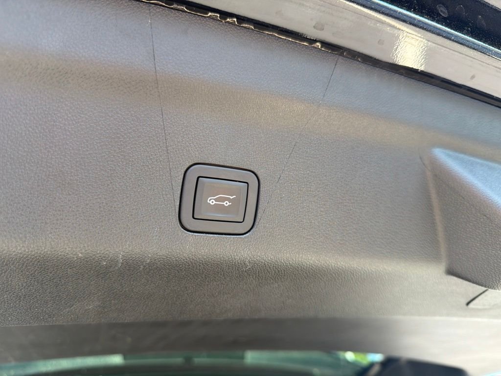 Used 2025 Black Chevrolet LT image 22