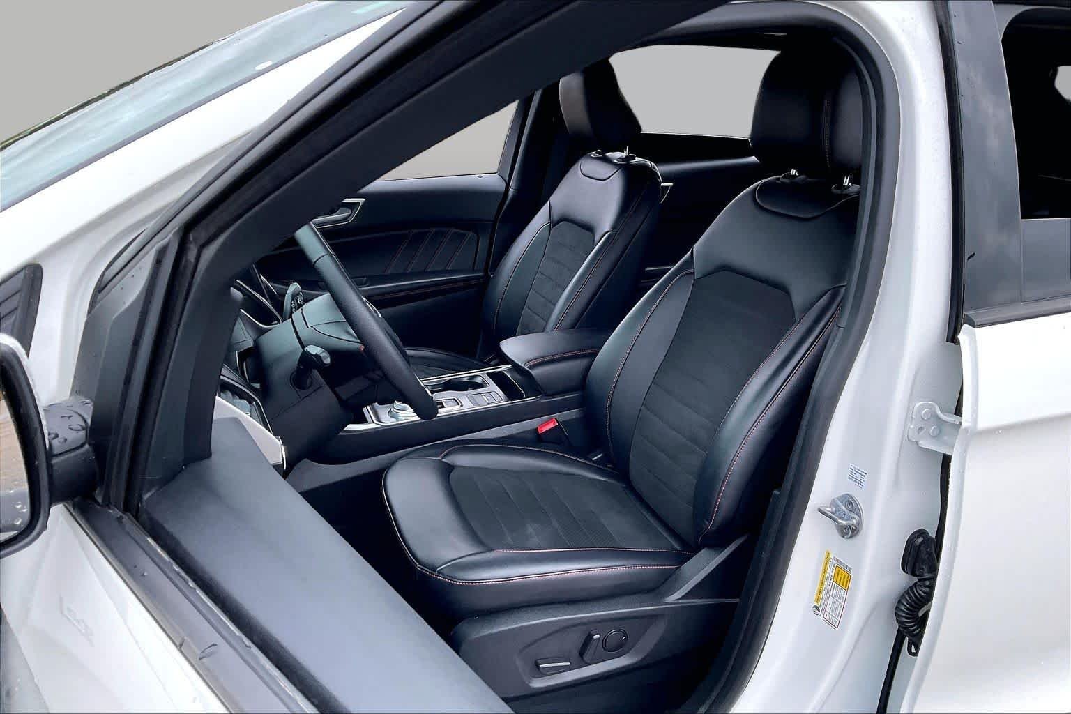 Certified Used 2024 Star White Metallic Tri-Coat Ford ST-Line image 8