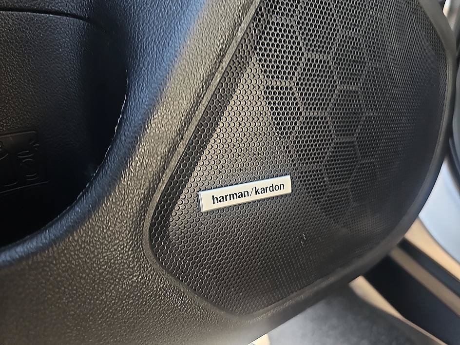 Used 2017 Tungsten Metallic Subaru Limited image 14