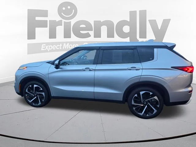 Used 2024  Mitsubishi SE image 8