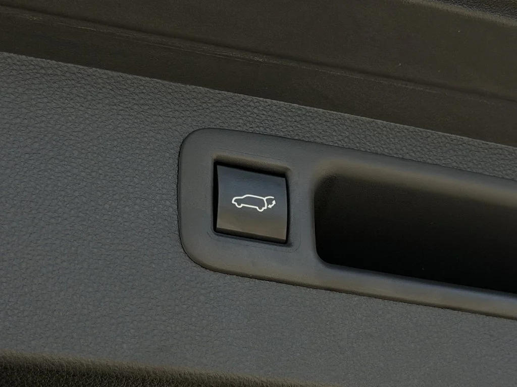 Used 2022  Toyota XLE image 30