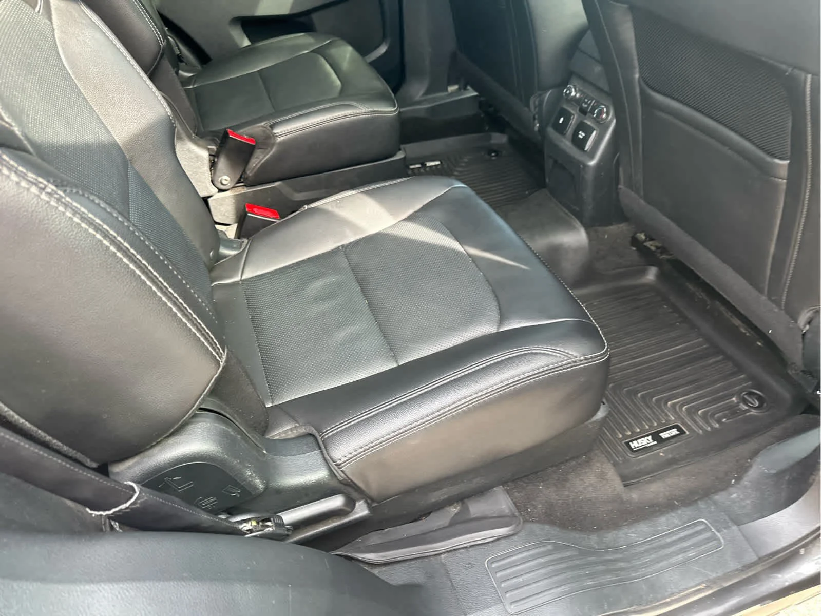 Used 2018 Magnetic Metallic Ford Limited image 7