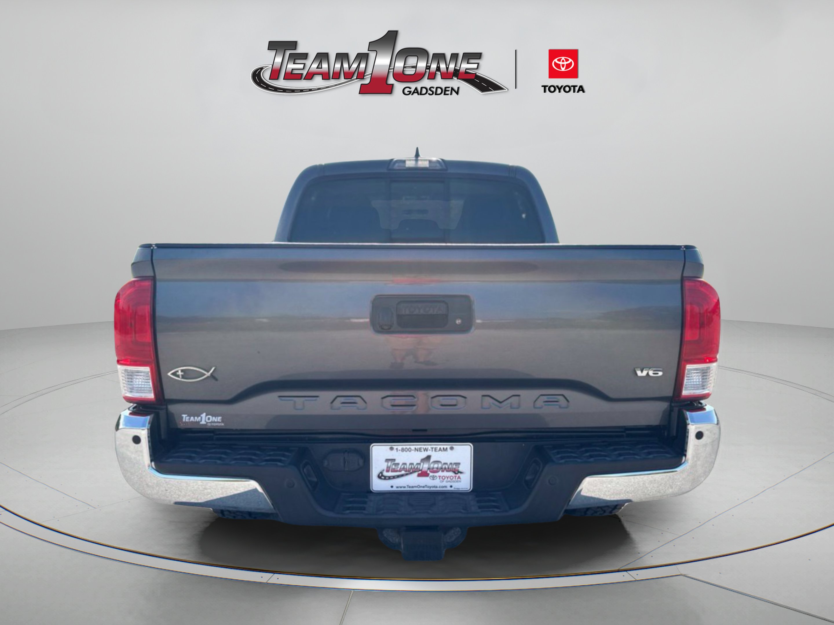 Used 2017 Magnetic Gray Metallic Toyota SR5 image 6