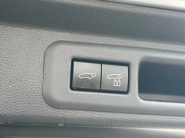 2023 Toyota Sequoia Platinum - Photo 12