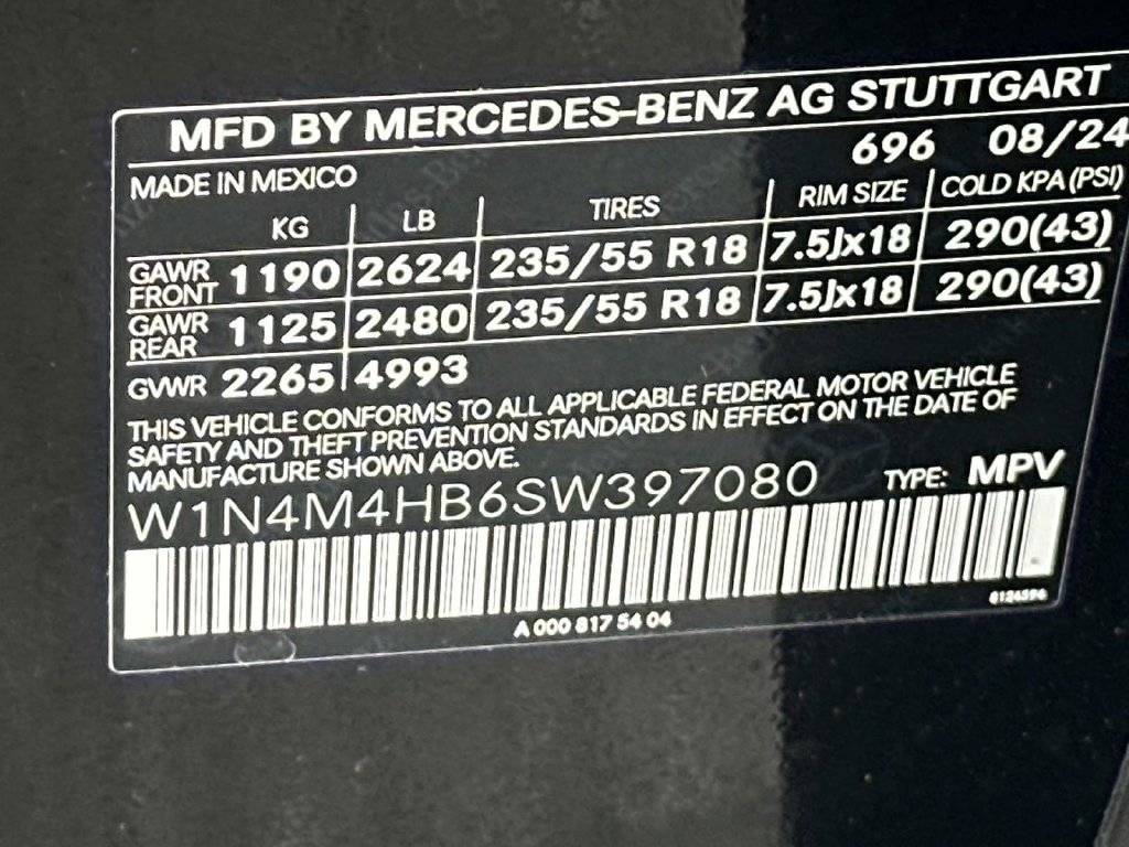 Used 2025 Night Black Mercedes-Benz GLB 250 image 30