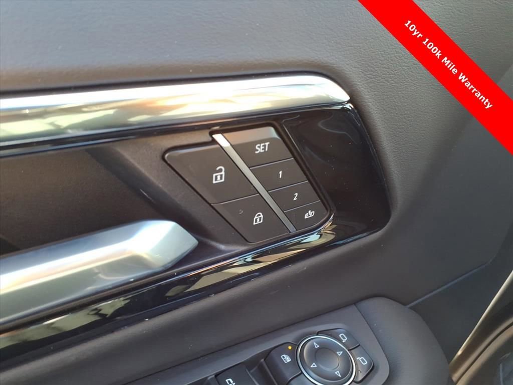 2026 Chevrolet Suburban Premier - Photo 18