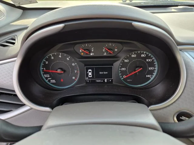 Used 2022 Silver Ice Metallic Chevrolet FL image 32